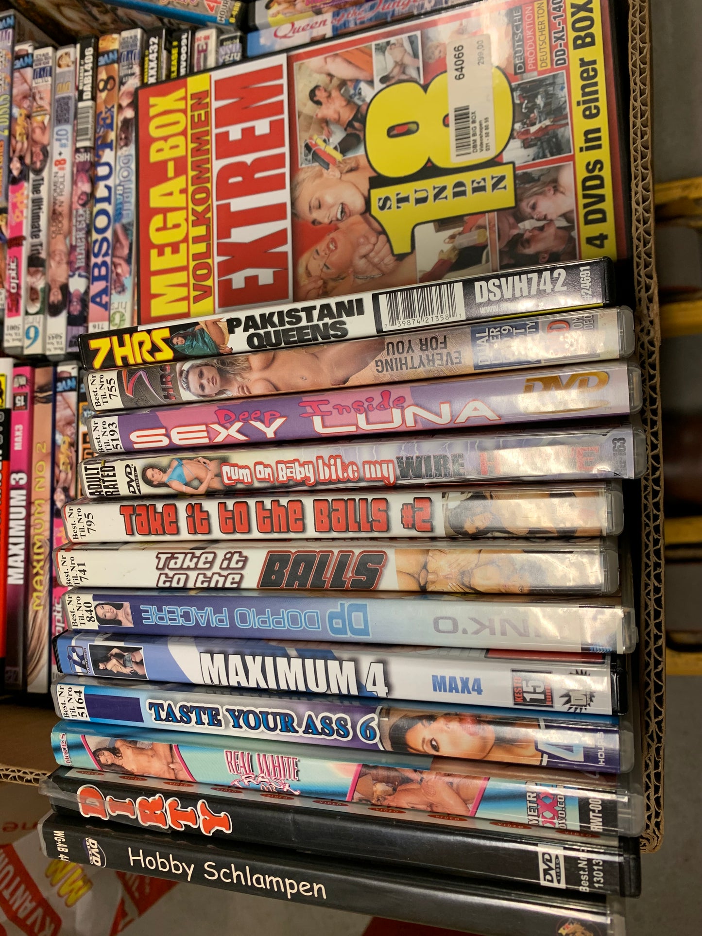 DVD - Stort blandat filmpaket från dödsbo (73 filmer) (Beg)